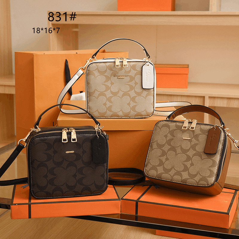 luxurys womans chain tote bag Purses wallets women men card holder Designers handbags backpack crossbody bags #831
luxurys womans chain tote bag Purses wallets women men card holder Designers handbags backpack crossbody bags #831