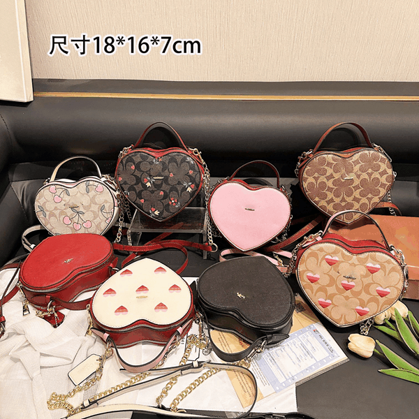 luxurys womans chain tote bag Purses wallets women men card holder Designers handbags backpack crossbody bags heart
luxurys womans chain tote bag Purses wallets women men card holder Designers handbags backpack crossbody bags heart