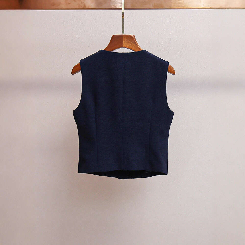 2026 designer casual women's clothing spring and autumn new style French high-end vest pleated skirt set