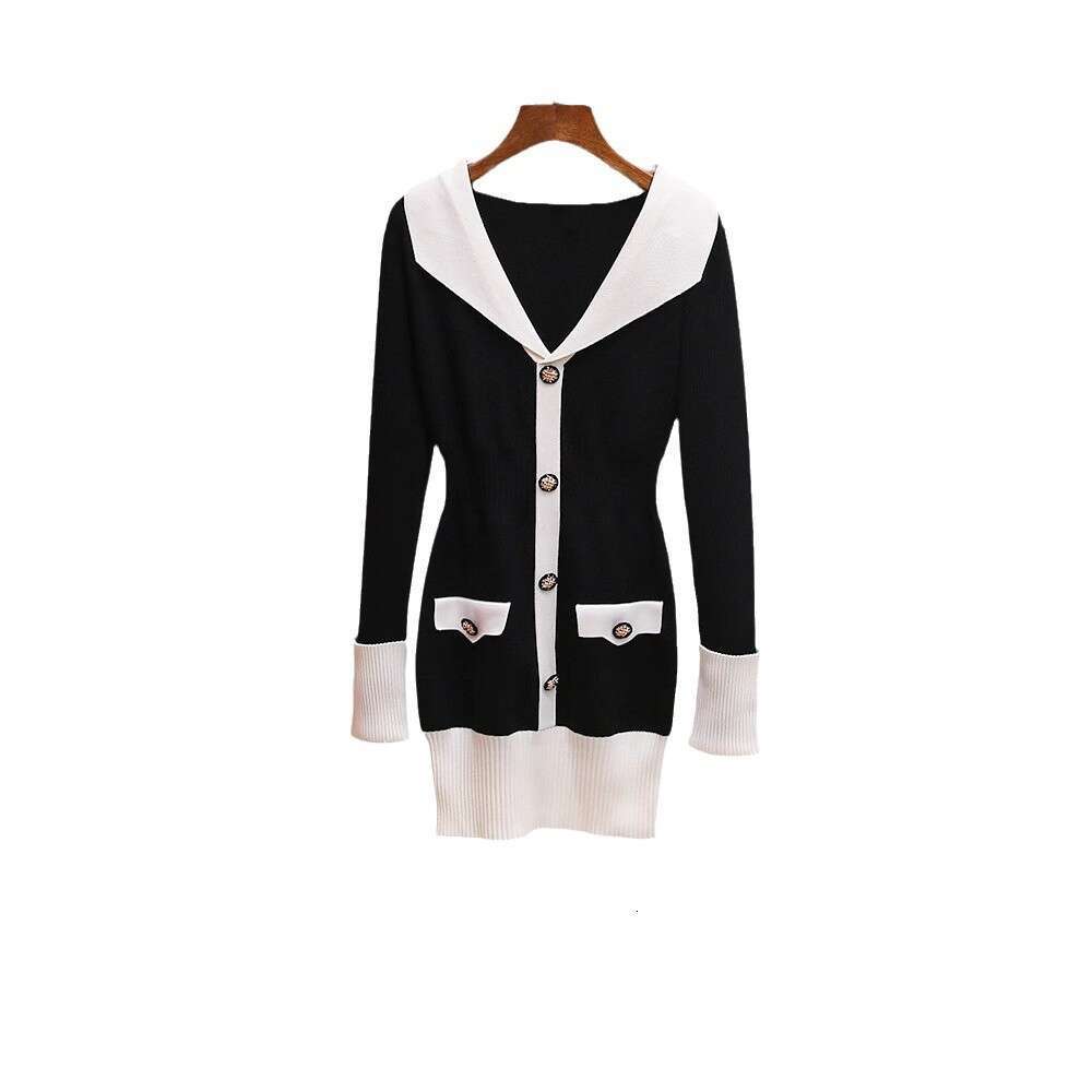 2026 Designer High end Women's Autumn New Fashion French Color blocked V-neck Waist Knitted Short Skirt