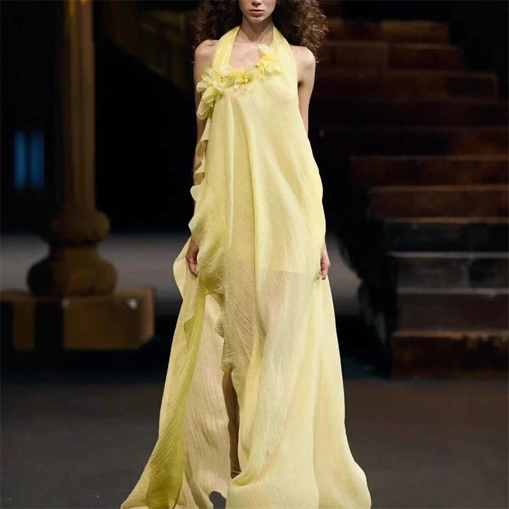 2026 summer designer style sexy camisole with three-dimensional flowers, loose and elegant vacation long skirt