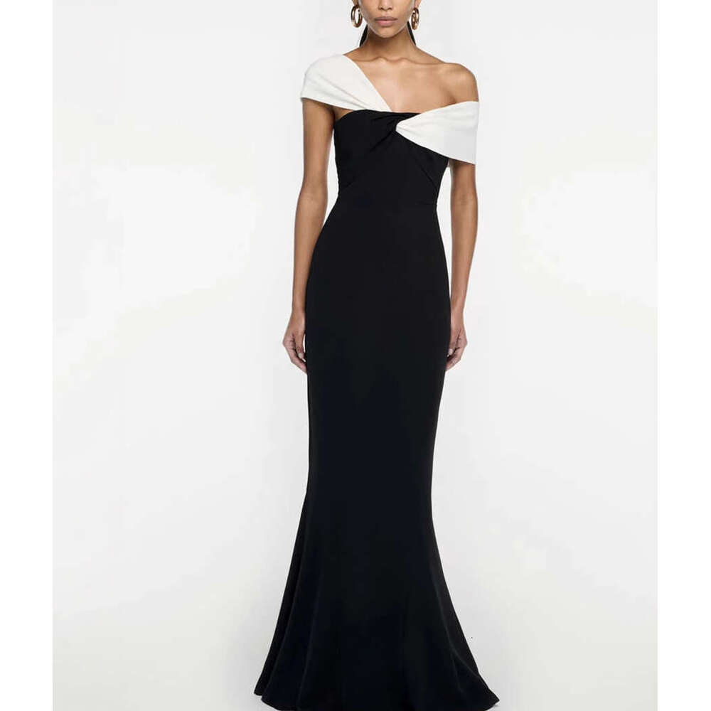 2026 summer French niche design star with fashionable color block off shoulder slim fit mermaid long skirt