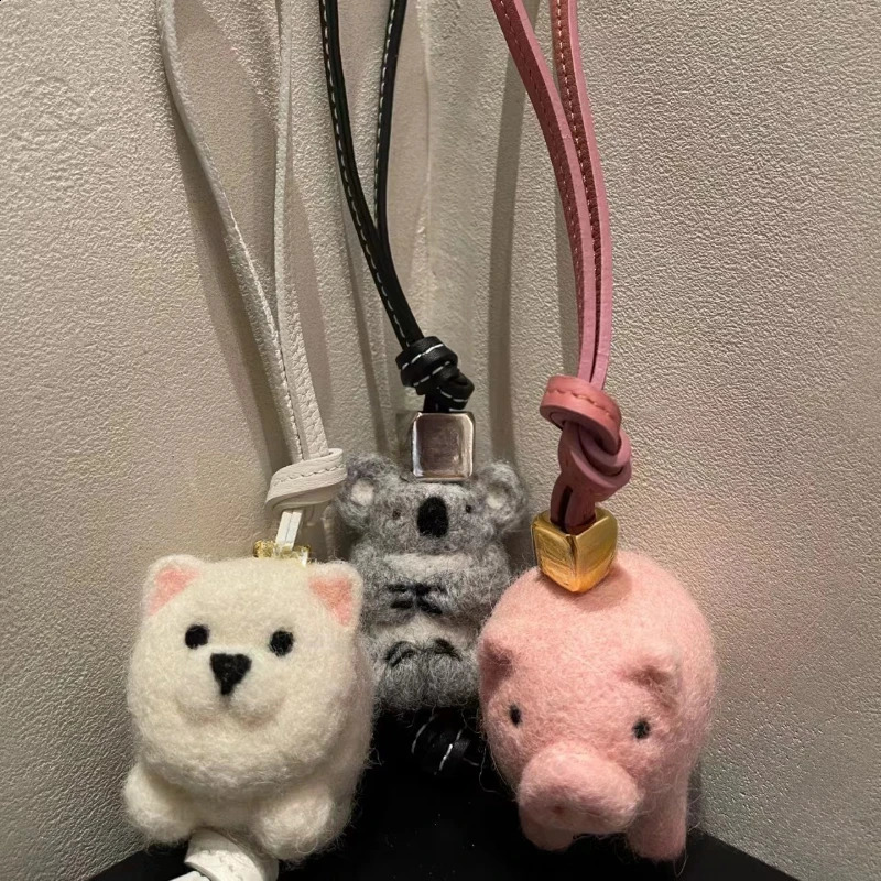 Creative handmade pattern Koala Pandchain car interior felt cartoon bag pendant home decoration 240902 a01c 4