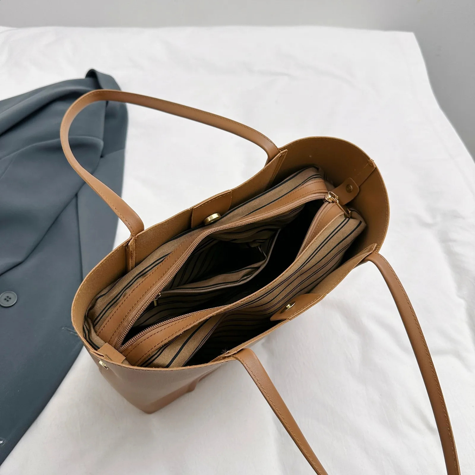 YOUDEYISI womens handbag simple and fashionable large capacity PU portable single shoulder messenger bag 240910 242f 4