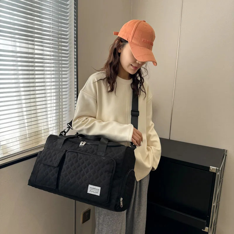 Womens handbag large capacity expandable waterproof foldable moisture separated travel Korean fiess yoga bag 240927 210b 4