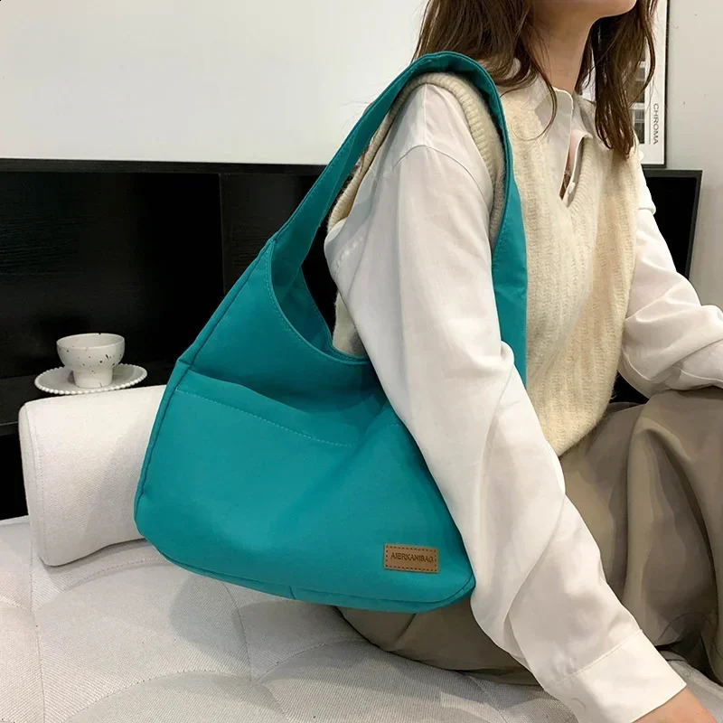3 Womens Large Capacity Casual Nylon Shoulder Handbag with Simple Daily Leisure Texture Magnetic Button 240820 4