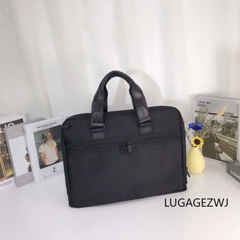 Briefcases Fashion Designer 14 Inch Laptop Briefcase Business Handbag For Men Large Capacity Men's Leather Shoulder Bag a890