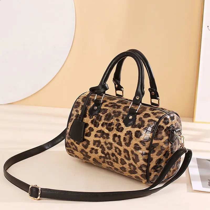 Fashion Leopard Handbag European Patent Leather Shoulder Womens Cross Body Bag 240830