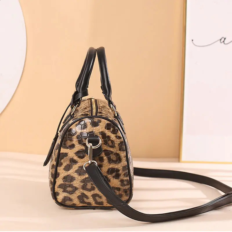 Fashion Leopard Handbag European Patent Leather Shoulder Womens Cross Body Bag 240830