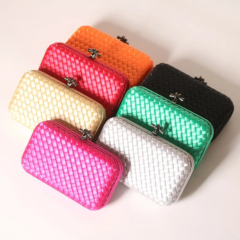 Women Evening Bags Fauxed Silk Clutch Casual Banquet Handbag Chain Small Purses Female Shoulder Crossbody Bag for Party 240315 588c 4
