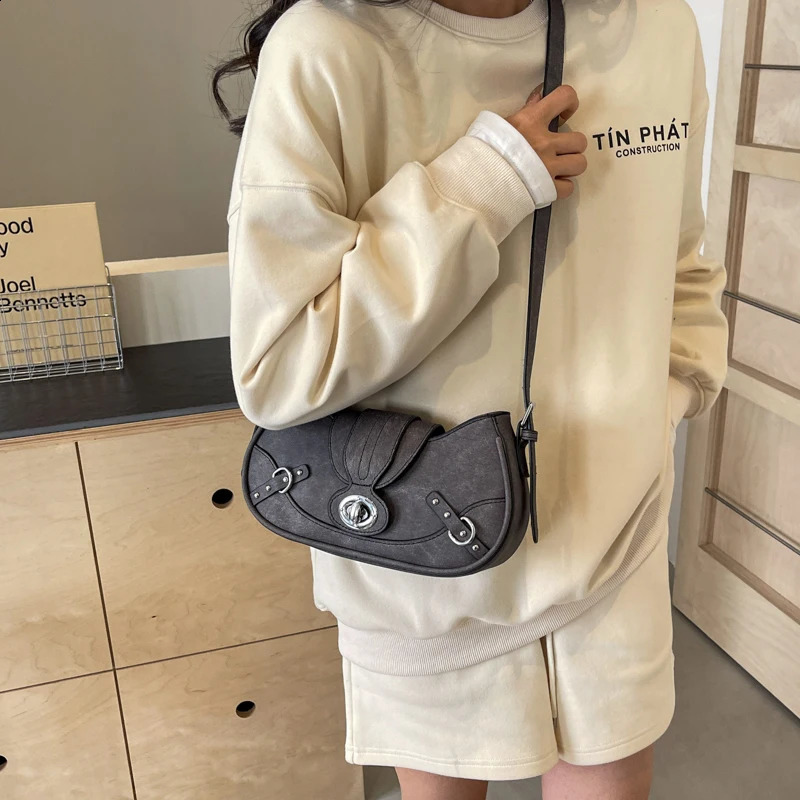 3 LEFTSIDE Saddle Small Crossbody Bags for Women Trend Fashion PU Leather Shoulder Bag Blue Simple Handbags and Purses 240729 4