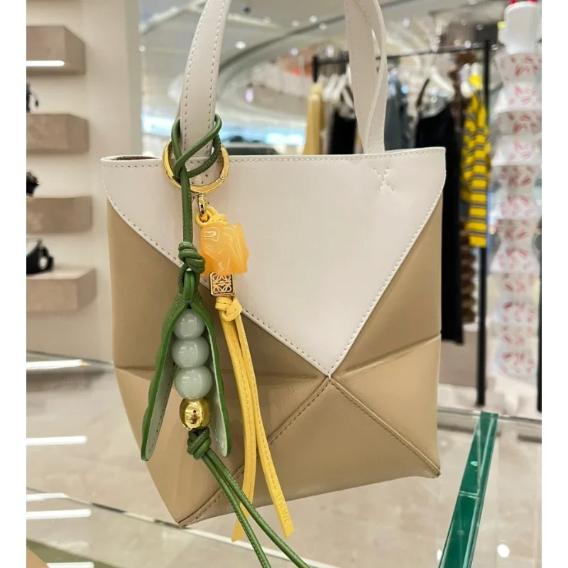 Pea Pod Classic Keychain Leather Rope Bag Pendant Felt Car Christmas Gift Home Decoration 241008 9bda 4