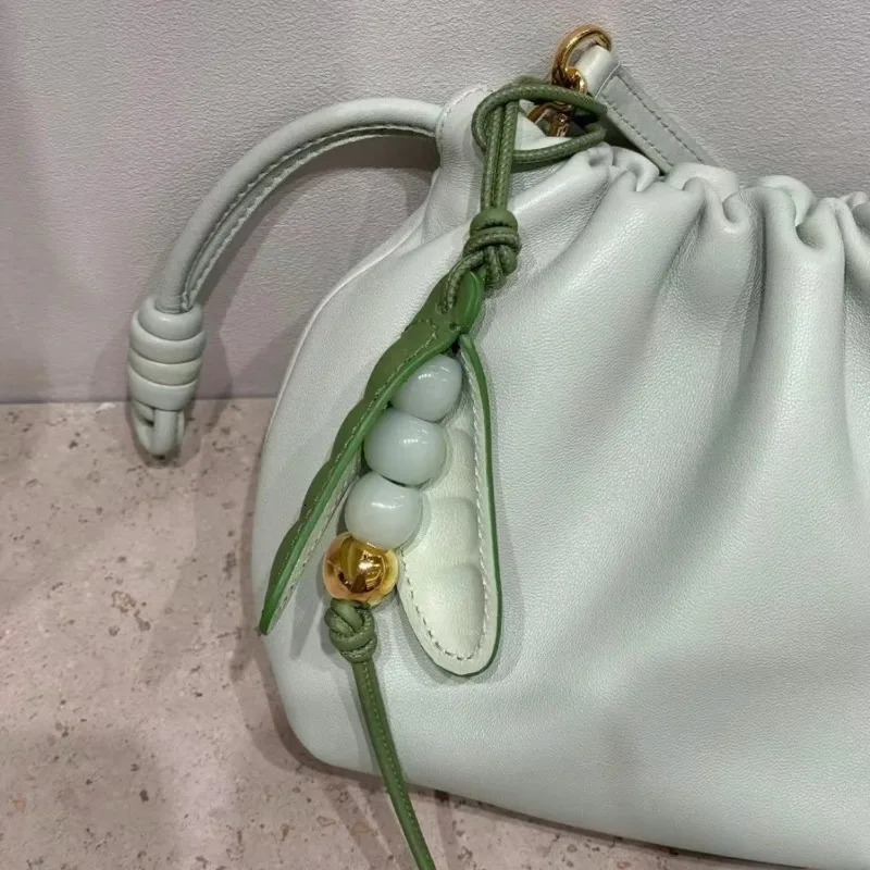 Pea Pod Classic Keychain Leather Rope Bag Pendant Felt Car Christmas Gift Home Decoration 241008 9bda 4