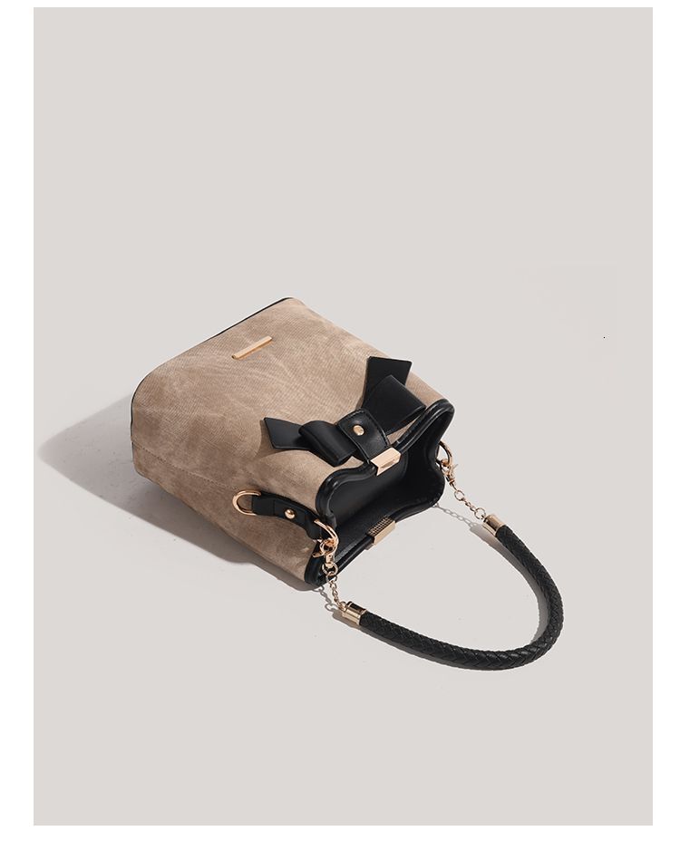 Niche Bow Retro Art Style Women's Shoulder design Bag Bucket Bag Autumn New Simple Style Designer Bag Versatile Women's Crossbody Bag