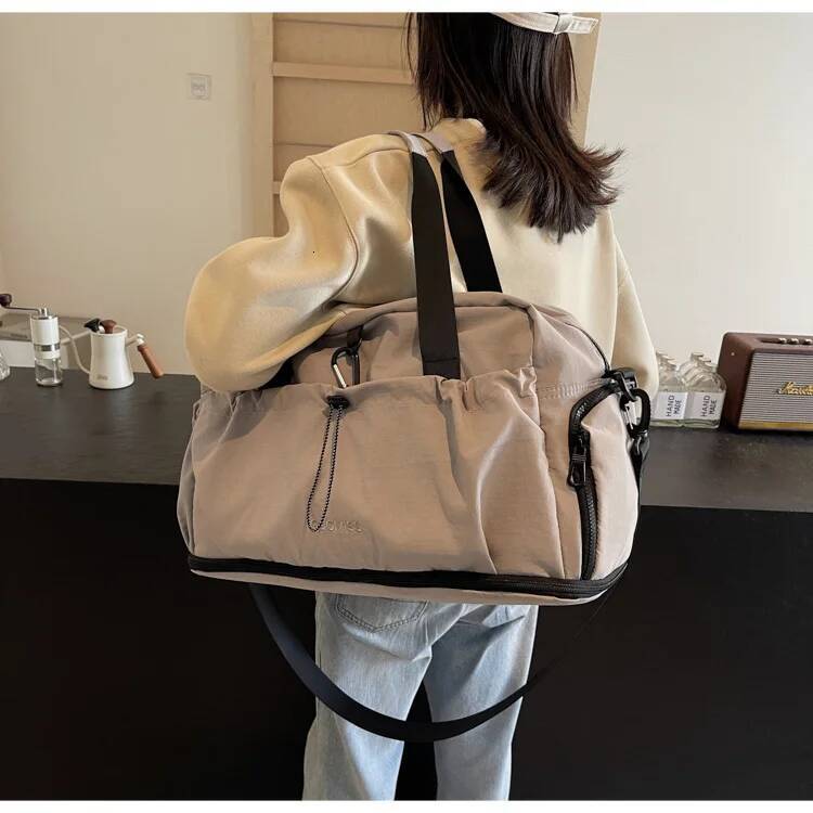 2025 new collection Large Capacity Short Distance Travel Bag Fashionable Fitness And Sports Handbag Dry Wet Separation Travel Bag Autumn New Designer
