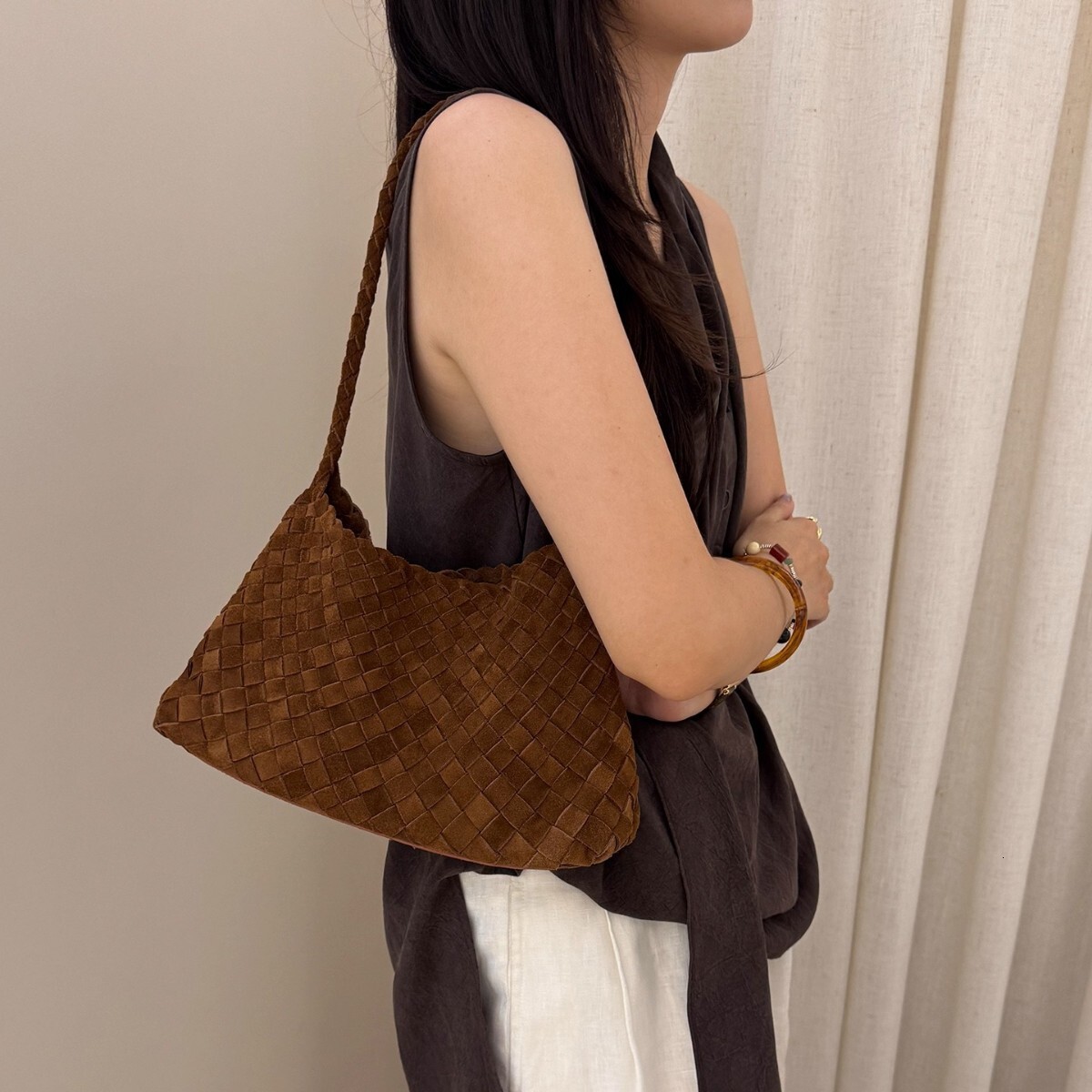 Suede Leather Hand Woven Bag Armpit Bag Hand-held Women's Shoulder Bag design Autumn New Style Simple Style Solid Color Designer Bag Handbag