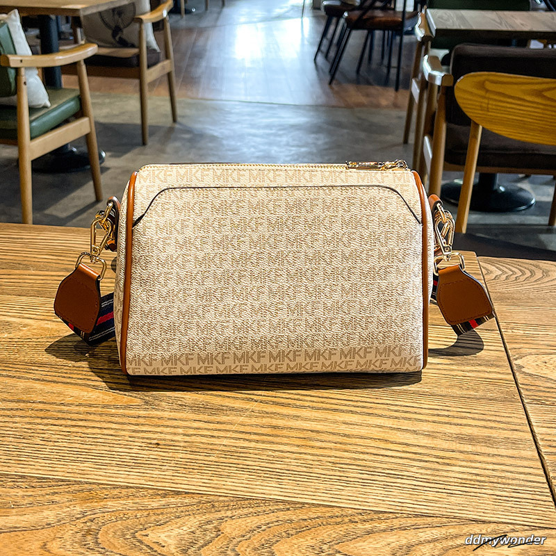F Designer Free Shipping Light High Quality Casual Fashion Tote Letter Versatile Classic Underarm Bag For Woman