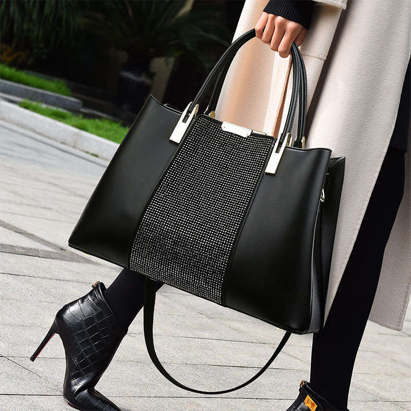 Women's Bags handbag New high-capacity high-end commuting women's handbags, niche design, and grand handbag for women