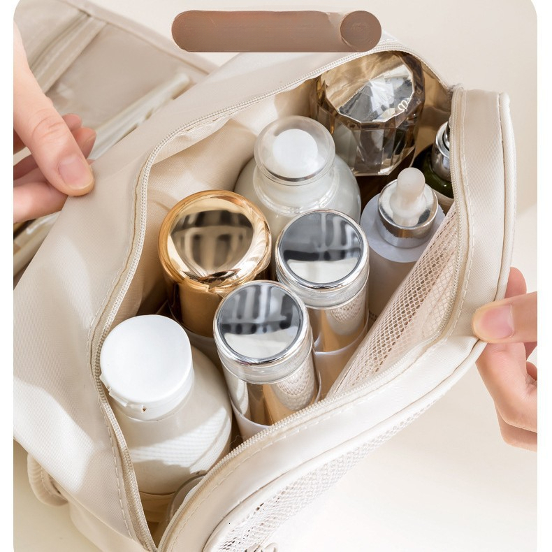 2025 Autumn New Korean Edition Large Capacity Compact elegant Makeup Bag Simple bag Storage Hook Washbag Lightweight Travel Storage Bag Designer Handb