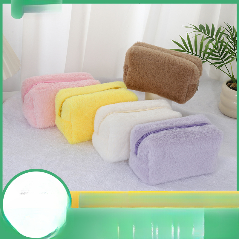 2025 elegant autumn new plush makeup bag with simple bag and niche design cute luxurious lightweight storage bag large capacity makeup bag designer ha