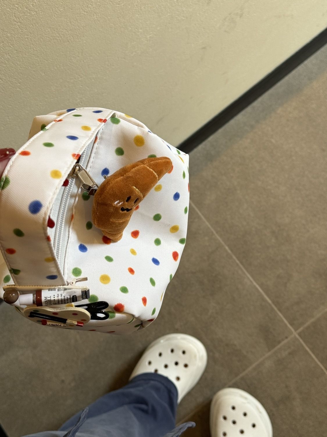 2025 autumn new polka dot compact simple bag elegant niche design makeup bag light luxury large capacity storage lightweight designer handbag