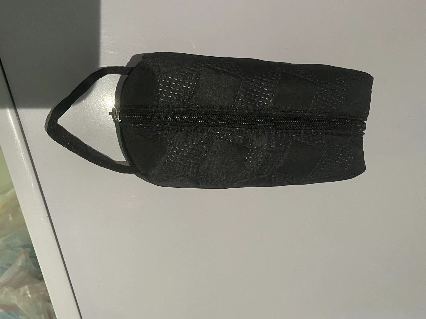 2025 autumn new fashionable makeup bag with simple and niche design handheld storage bag lightweight and bag compact travel elegant handbag designer h