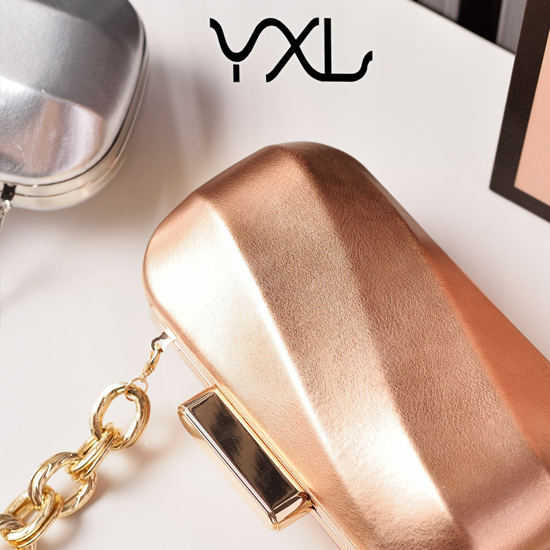 New Metal Textured Banquet Silver Glossy Leather Party Chain Bride Evening Dress Bag