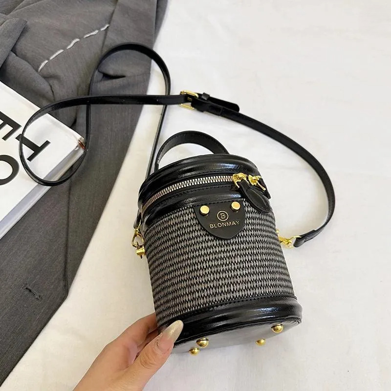 Free Shipping Totes Small Bucket Crossbody Bags For Women Summer Straw Handbag Beach Bag 2025 Designer Handmade Woven Brand Sac Designer Bag Luxury Ba