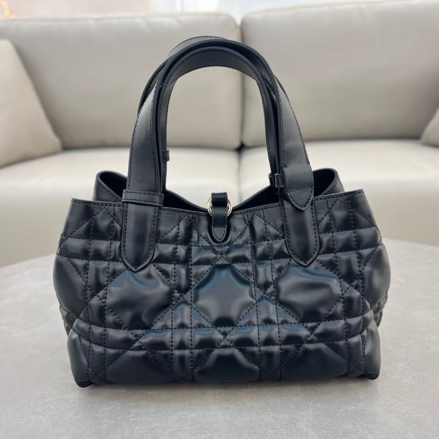 2025 New Casual Fashion Handbag, Genuine Leather, Women's Shoulder Leather Bag, Large Capacity Commuter Bag, Crossbody Bag