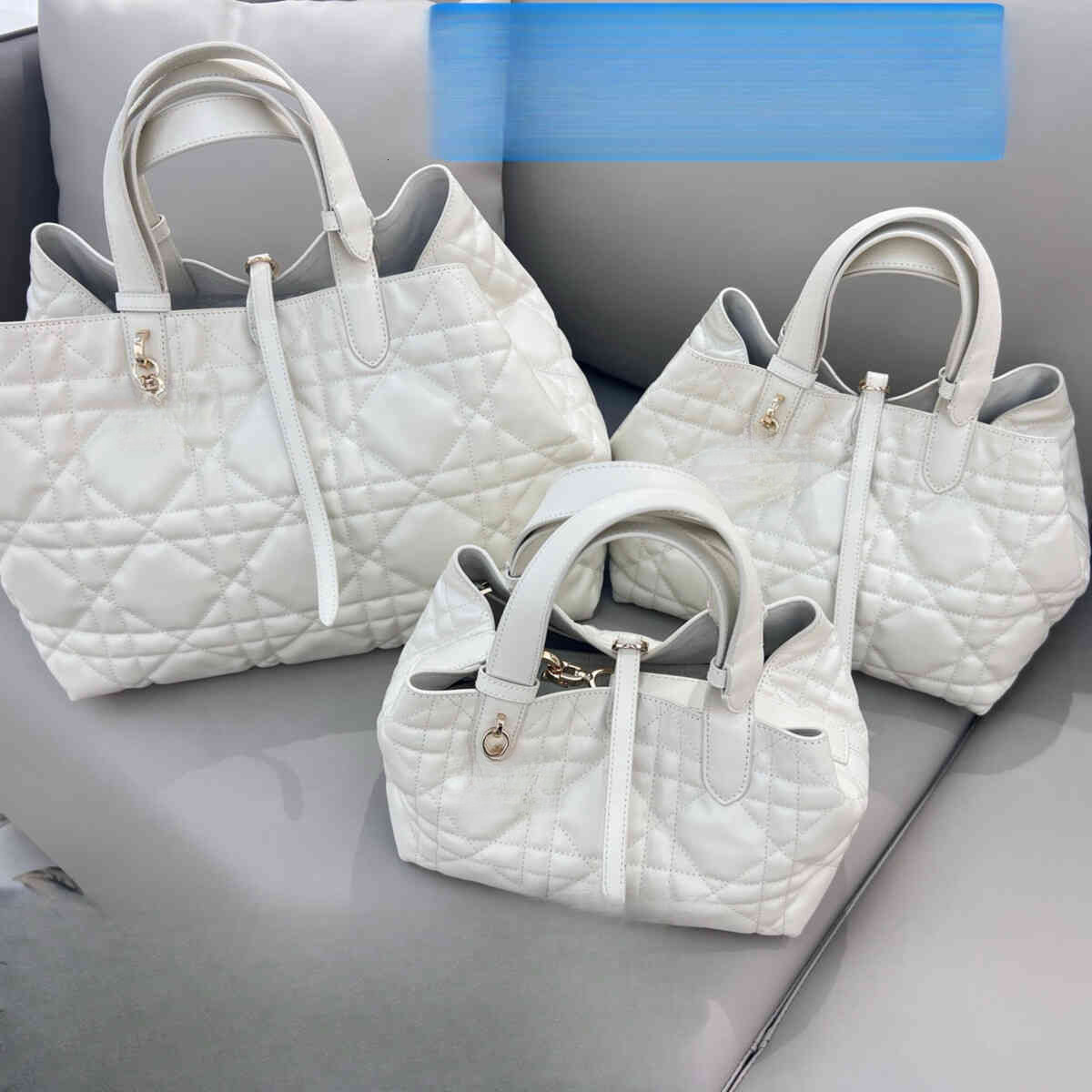 2025 New Casual Fashion Handbag, Genuine Leather, Women's Shoulder Leather Bag, Large Capacity Commuter Bag, Crossbody Bag
