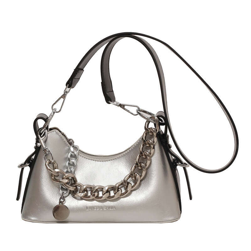 This year's new high-end small popular for women, with niche texture. It is a versatile and fashionable one shoulder underarm bag