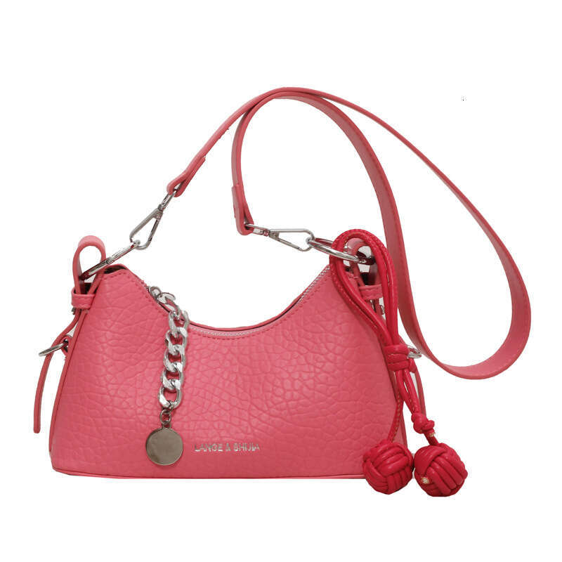 This year's new high-end small popular for women, with niche texture. It is a versatile and fashionable one shoulder underarm bag