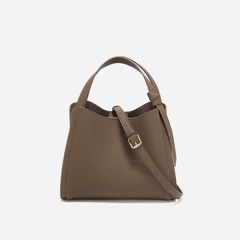 Free Shipping 2025 New Designer Bag Water Bucket A Sense Of Luxury, 100 Pairs Carrying Vegetable Baskets, Bag For Women With Soft Cowhide Temperament,