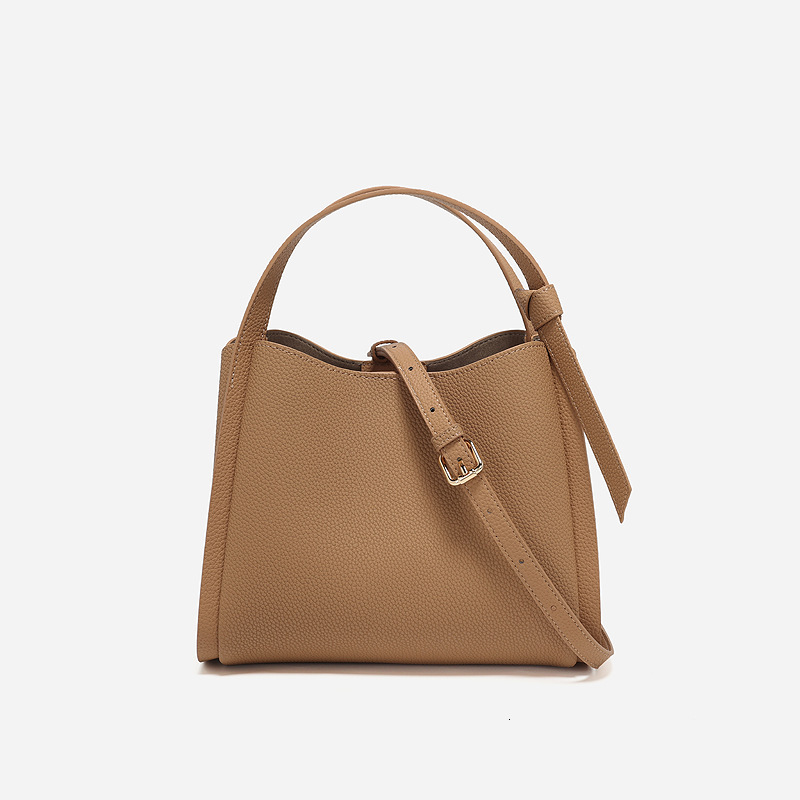 Free Shipping 2025 New Designer Bag Water Bucket A Sense Of Luxury, 100 Pairs Carrying Vegetable Baskets, Bag For Women With Soft Cowhide Temperament,
