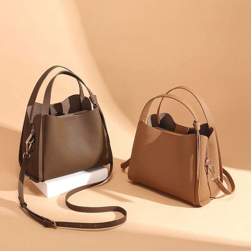 Free Shipping 2025 New Designer Bag Water Bucket A Sense Of Luxury, 100 Pairs Carrying Vegetable Baskets, Bag For Women With Soft Cowhide Temperament,