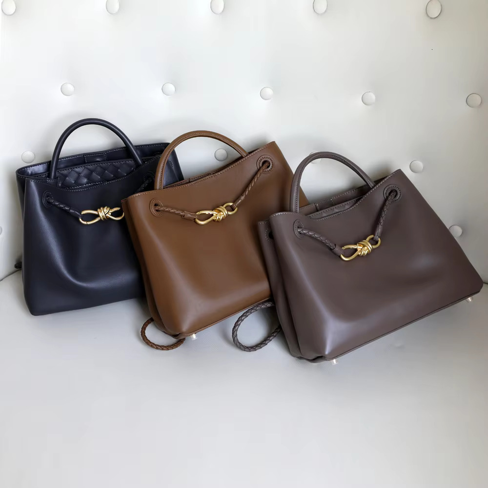 2025 New Fashionable Women's Handbag High Quality Genuine Leather Women's Shoulder Designer Large Capacity Crossbody Bag