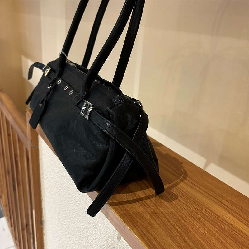 Women's Bags Ladies' shoulder bag, motorcycle sausage bag, new exquisite and versatile handbag, black baguette armpit bag