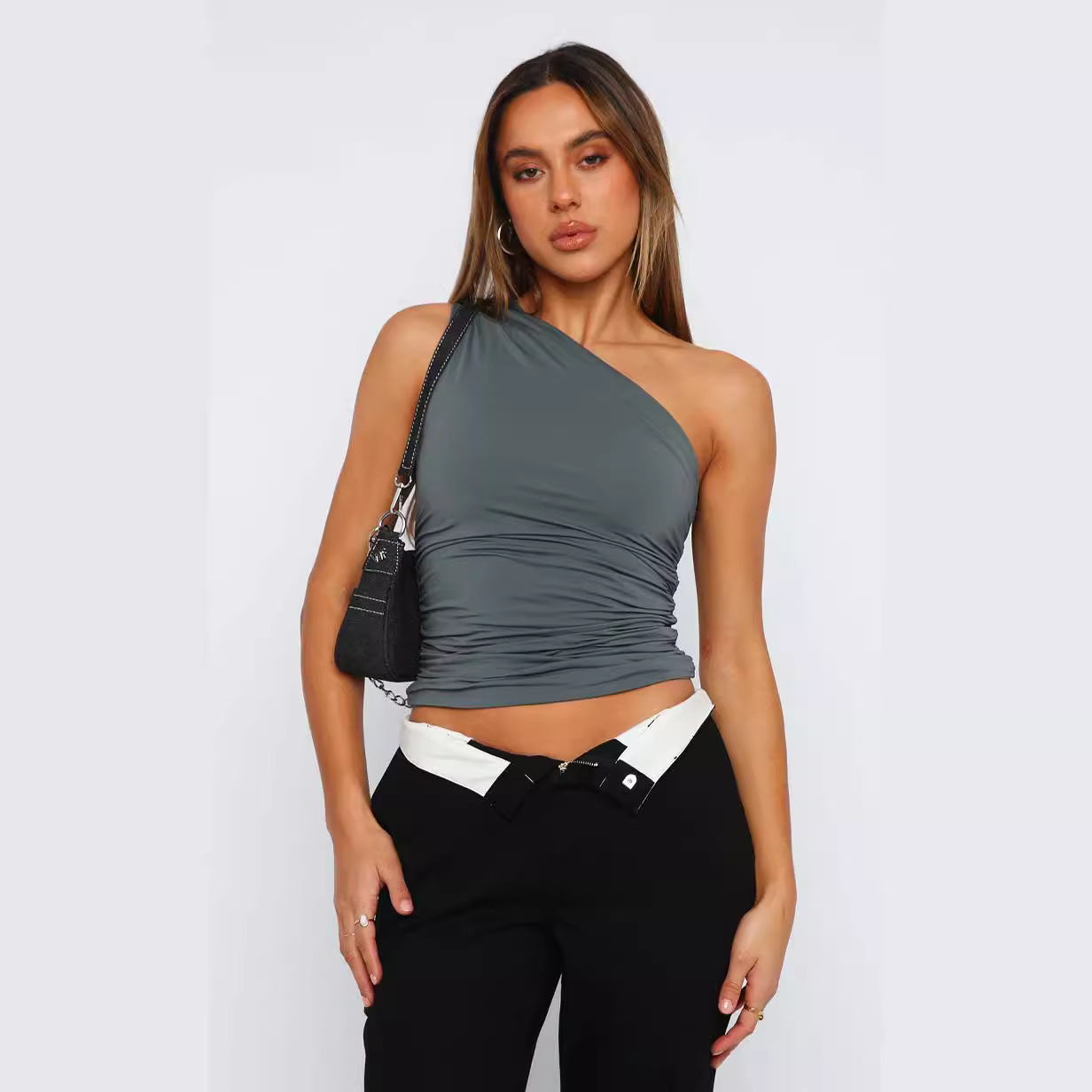 Designer Free Shipping Spring/summer New Y2K Spicy Girl Women Slanted Shoulder Sleeveless Sexy T-shirt Design Sense Slim Fit Top