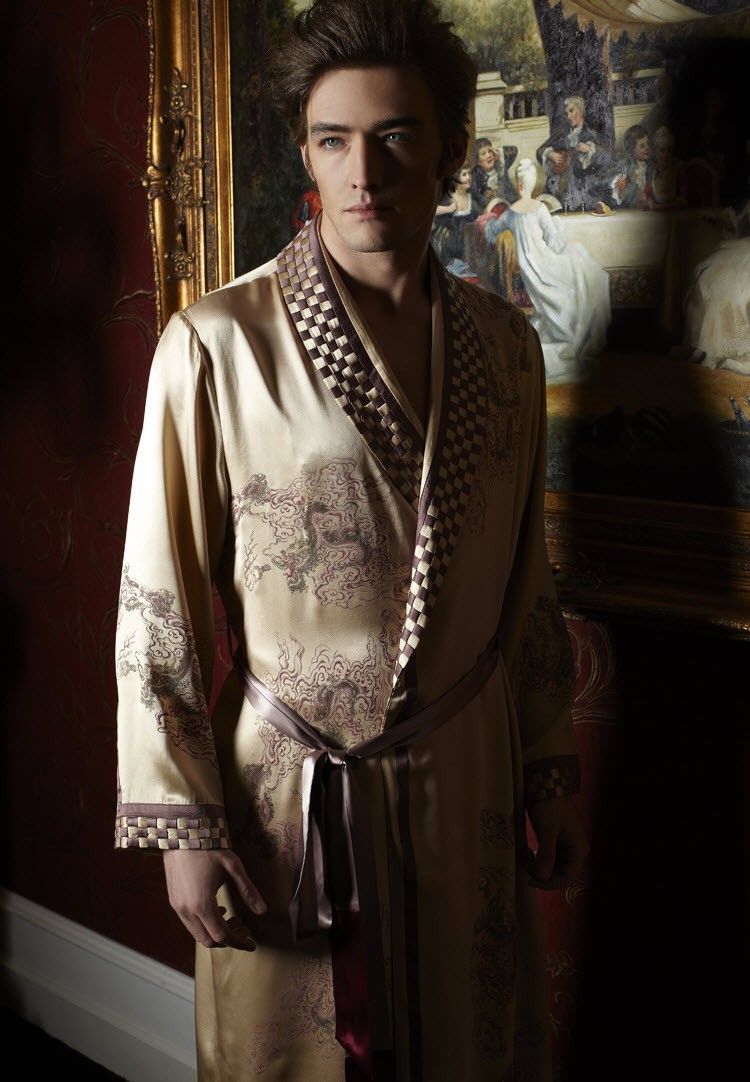 Exquisite Handmade Embroidery On Robe NWT Luxury Pure 19MM Silk Men