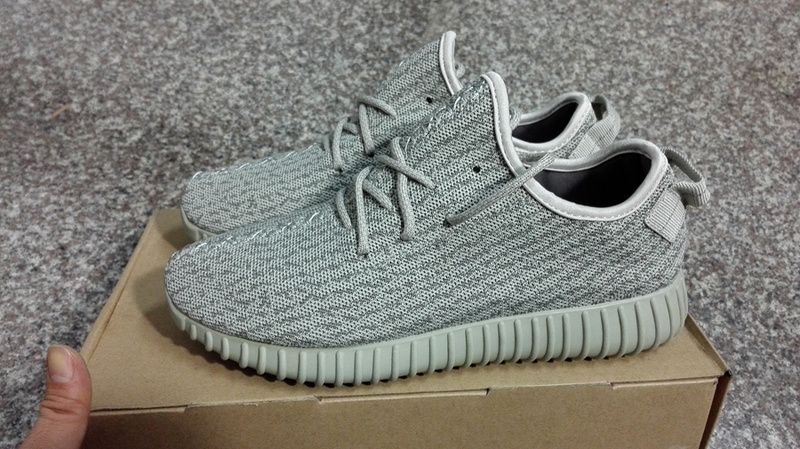 Adidas Yeezy Boost Turtle Dove YZY 350 sz 11 US. 100% Authentic