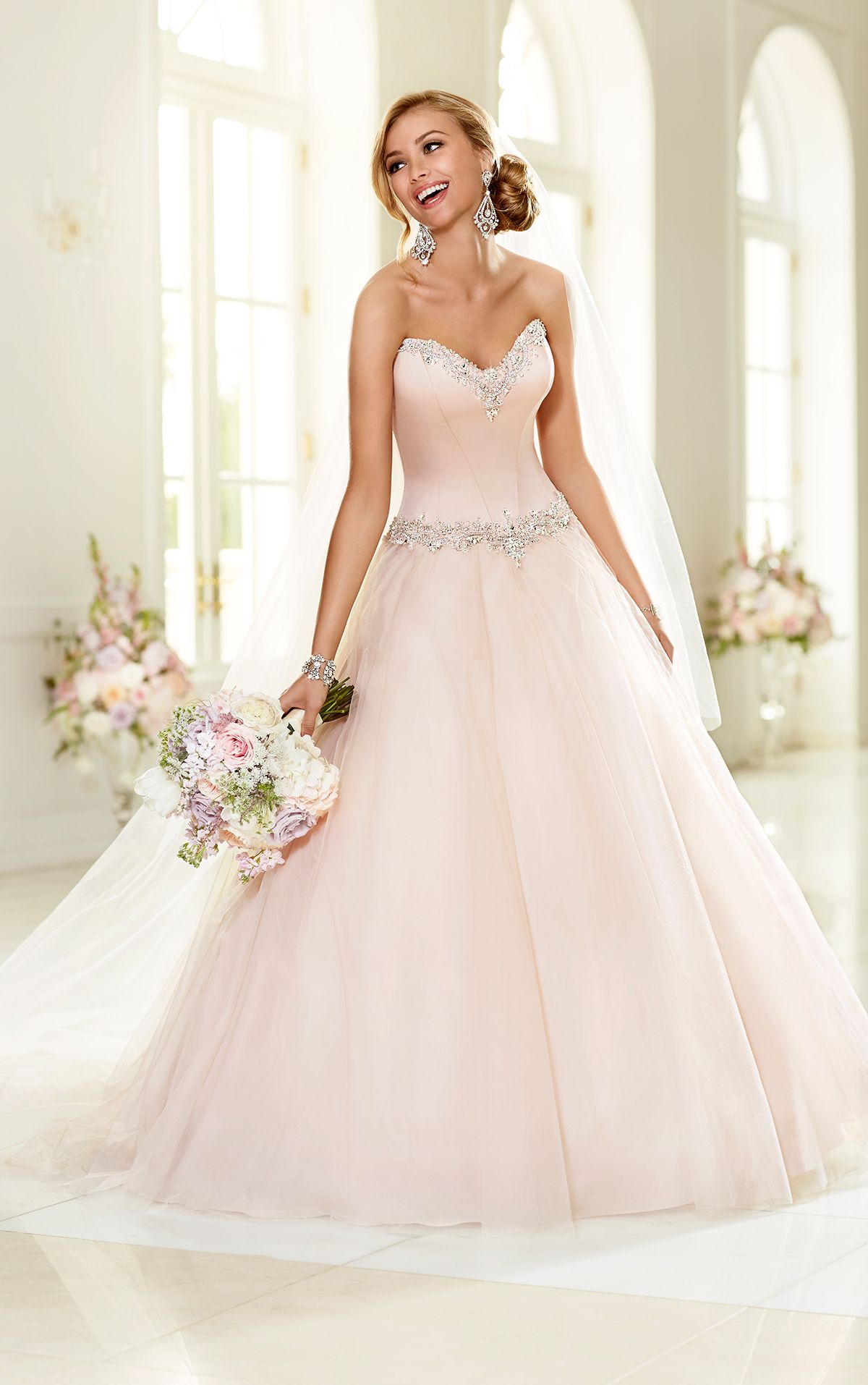 2016 Blush Wedding Dresses With Free Veil Stella York Sweetheart Beaded
