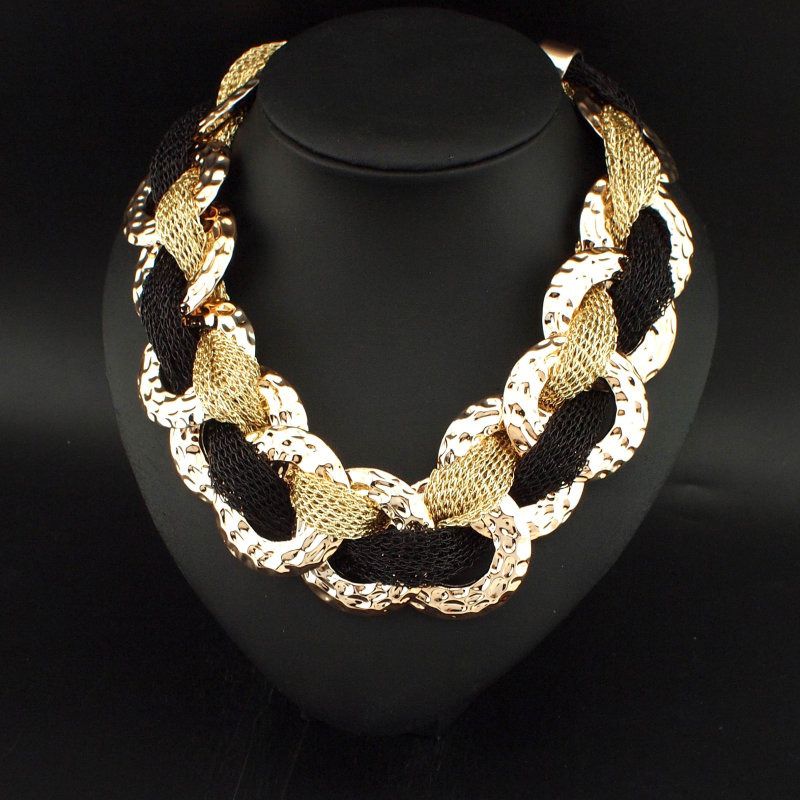 2017 Trendy Statement Necklace Twist Chain Rolling Cross Shape Lady