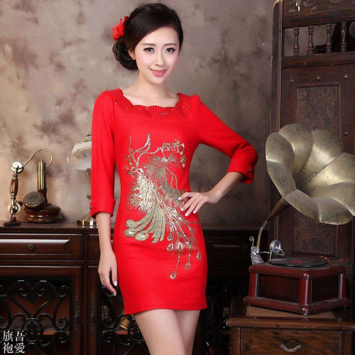 Feed wedding dress