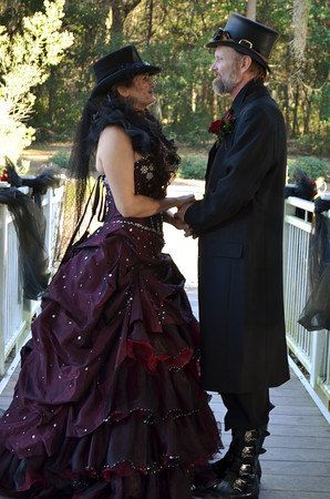 Steampunk Bourgogne et Noir Robes de Mariée Gothique 2015 Lxurious des Robes de Bal en Taffetas