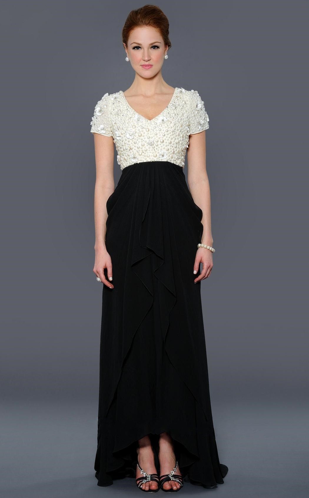 Vestidos de fiesta con mangas Los vestidos largos de fiesta con mangas son de diseños muy entallados que se ajustaran perfectamente a tu estilo personal y sobre todo a la forma que tiene ti figura, pero lo que más destaca de estos vestidos es que te permitirán lucir una imagen más estilizada para que irradies sensualidad y sobre todo tengas un mejor estilo.