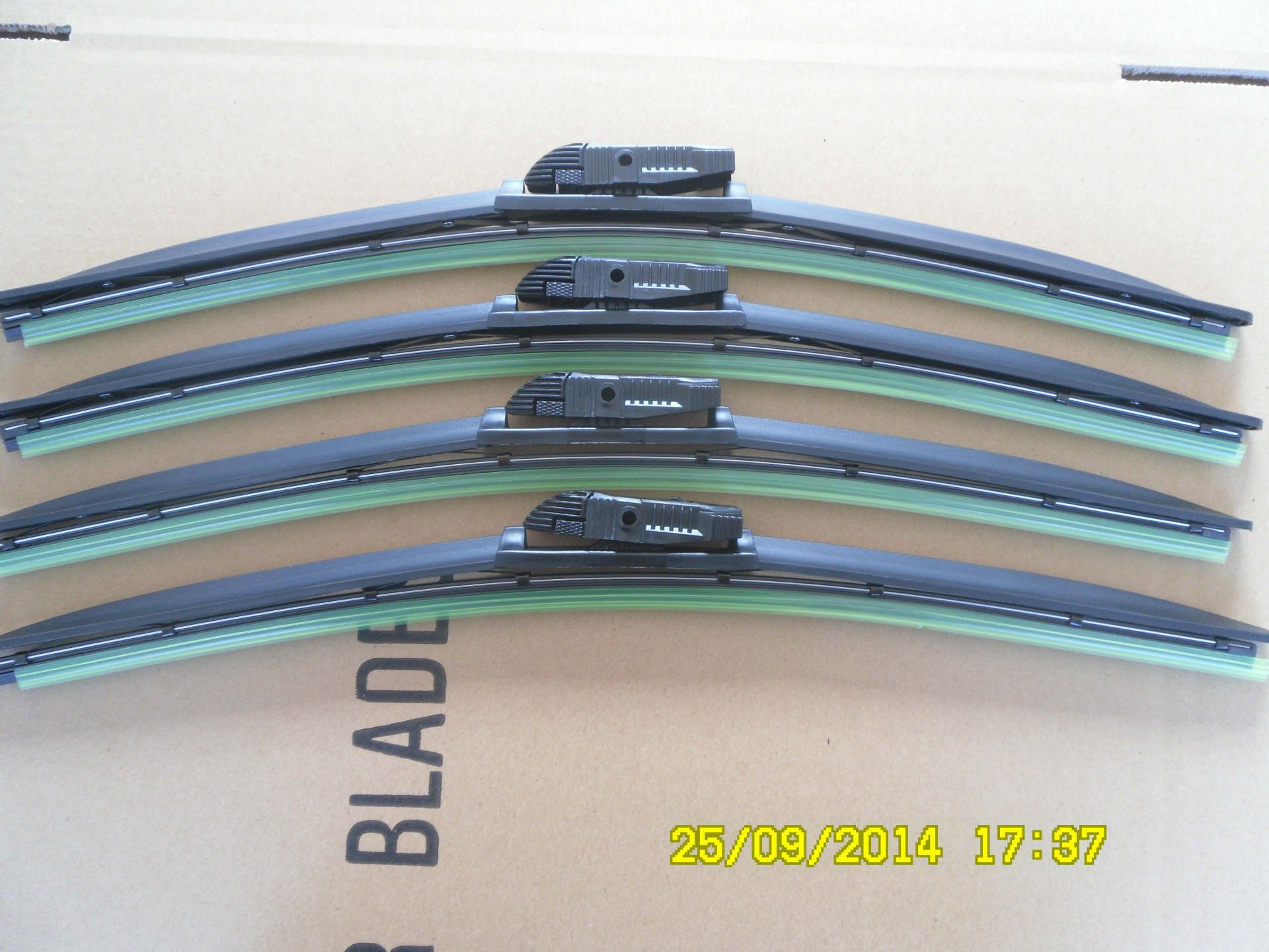 Best Universal 180 Degree Soft Wiper Frameless Windscreen Wiper Car