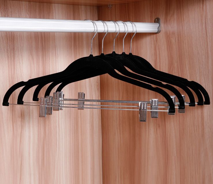 SHful Velvet Flocked Hanger with Clips for Pants,Skirt And Suits Velvet