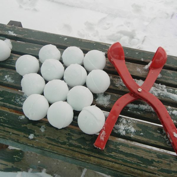 http://www.dhresource.com/0x0s/f2-albu-g2-M00-B6-F1-rBVaG1V6Q46AYr5mAADNRAaTp3A739.jpg/outdoor-kid-039-toy-snowball-scooper-children.jpg