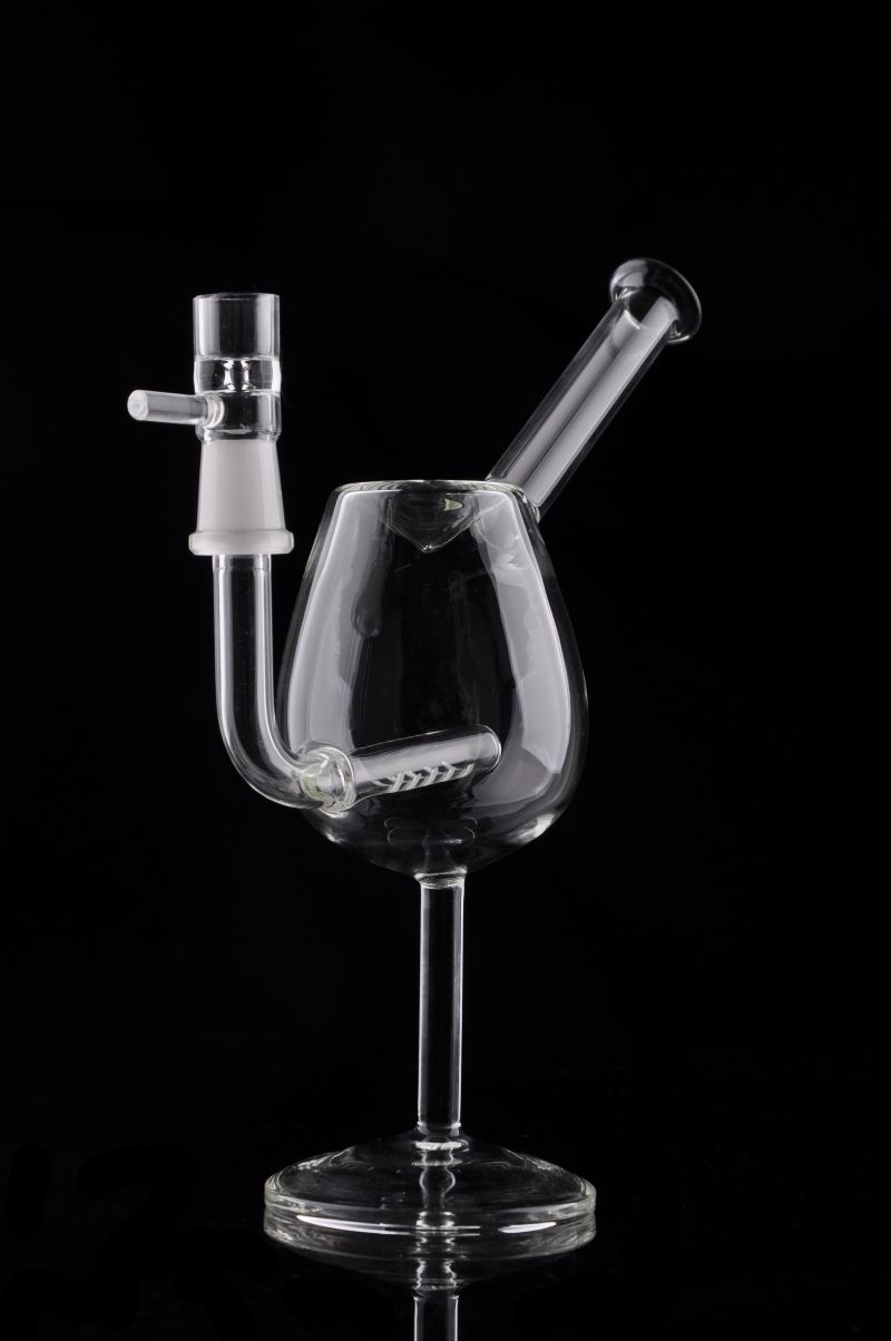2017 New Design Wine Cup Glass Bong Glass Hookahs 2016 Inline Defuser Glass Bong From
