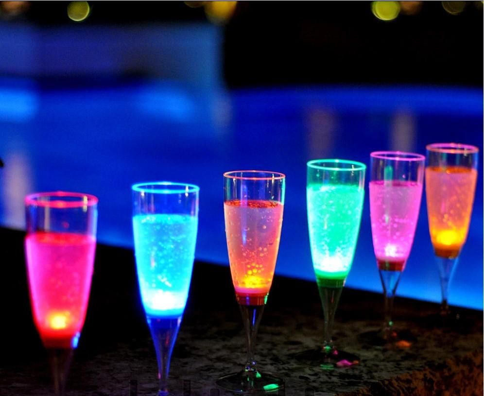 6.8*18cm Liquid Active Plastic Led Champagne Flutes Light Up Led Flash
